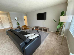 Fantastic 2 Bedroom Condo At Arlington With Gym